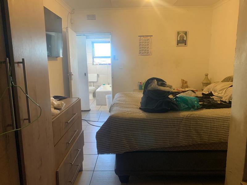 5 Bedroom Property for Sale in Russels Rest Western Cape